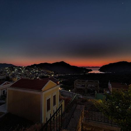 Symi Sunshine Apartment Luaran gambar